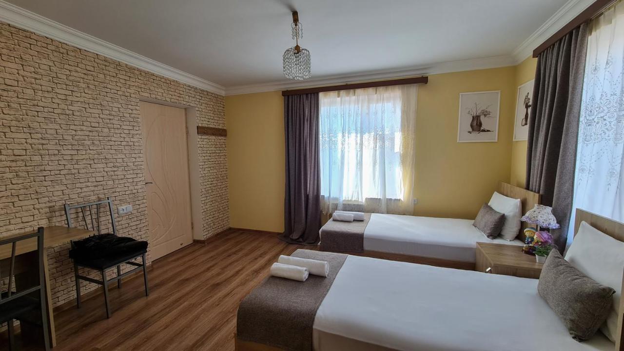 Seva Guesthouse And Cottages Byurakan 外观 照片